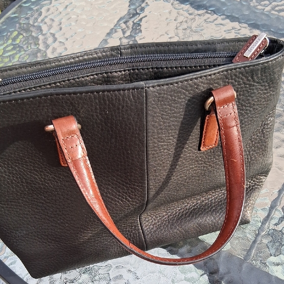 Fossil Black Leather Tote with Brown Handles - Picture 6 of 10